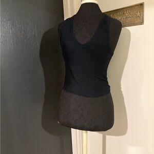 💜 Free People Black Tank Slightly Cropped Racerback Top